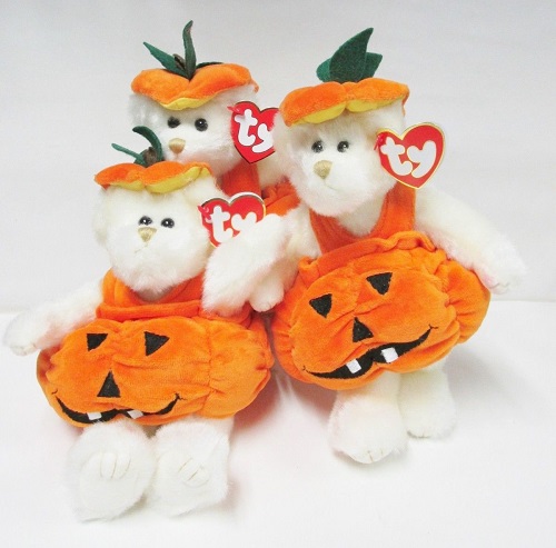 TY-Attic Treasure \"Carver\"<br>Jack-O-Lantern White dressed Bear<br>(Click on picture for details)